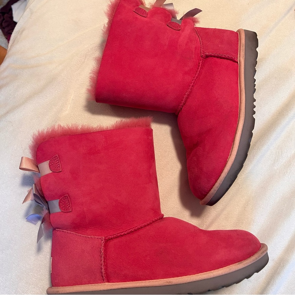UGG Bailey Bow ll Rose Pink Winter Boot sz 6 Suede Shearling Lined Hot Pink Warm